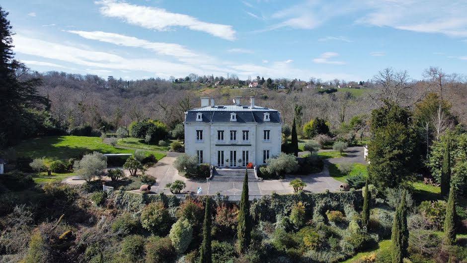 Vente château 12 pièces 531 m² à Jurançon (64110), 1 995 000 €