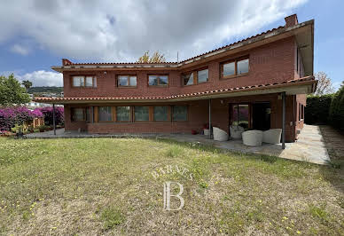 Maison avec jardin et terrasse 1