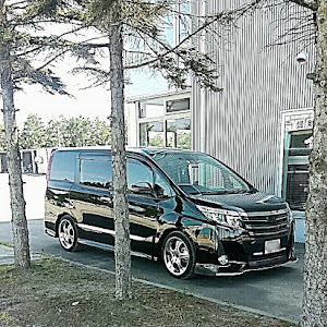 ノア ZRR85W