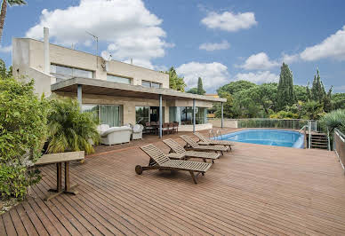 House with pool and garden 1