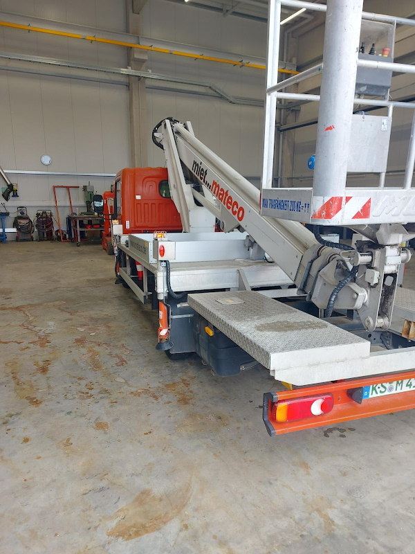 Photo de MULTITEL MT 182 EX / NISSAN CABSTAR