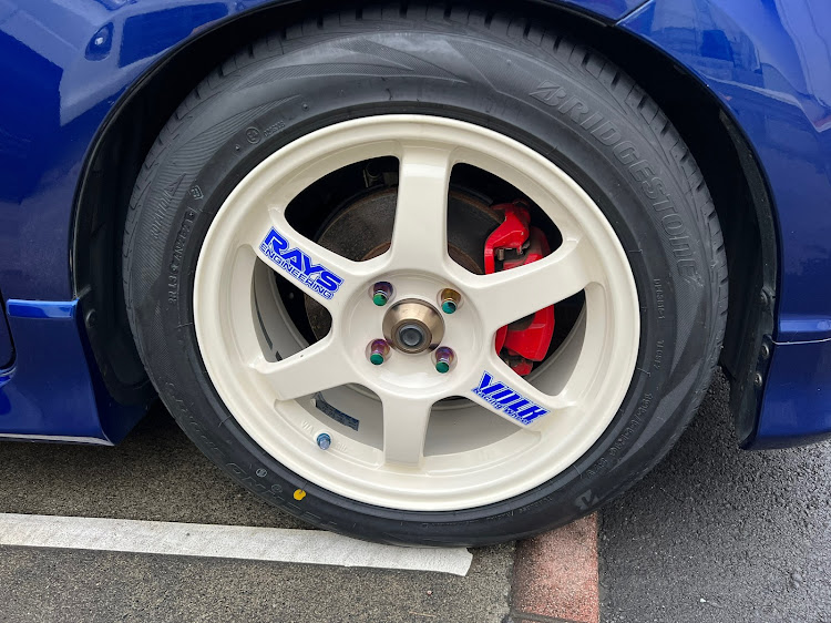 フィットの夏タイヤ交換・色変え・TE37・新品タイヤ・洗車＆磨きに関するカスタム事例の投稿画像3枚目