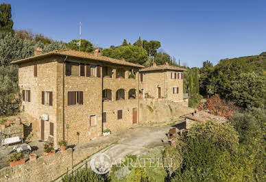 Farmhouse with outbuildings and garden 2