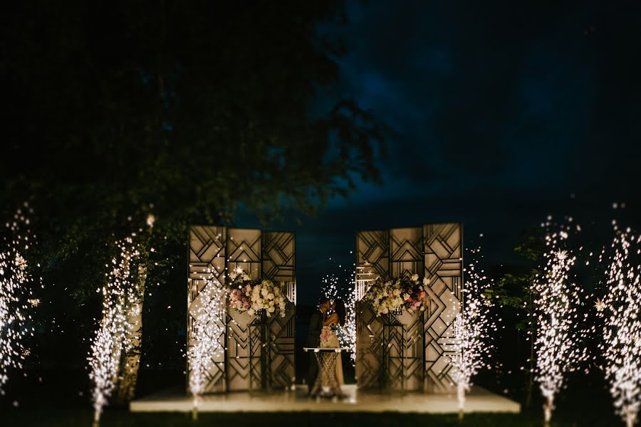 Fotógrafo de casamento Nastya Dubrovina (nastyadubrovina). Foto de 24 de julho 2019