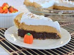 Pumpkin Cheesecake Brownie Pie was pinched from <a href="http://insidebrucrewlife.com/2012/10/pumpkin-cheesecake-brownie-pie/" target="_blank">insidebrucrewlife.com.</a>