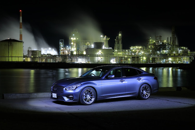 フーガ 51の工場夜景と愛車・カメラの練習・世間はクリスマスでしたが・カメラ好きな人と繋がりたい・クルマ好きと繋がりたいに関するカスタム事例の投稿画像4枚目