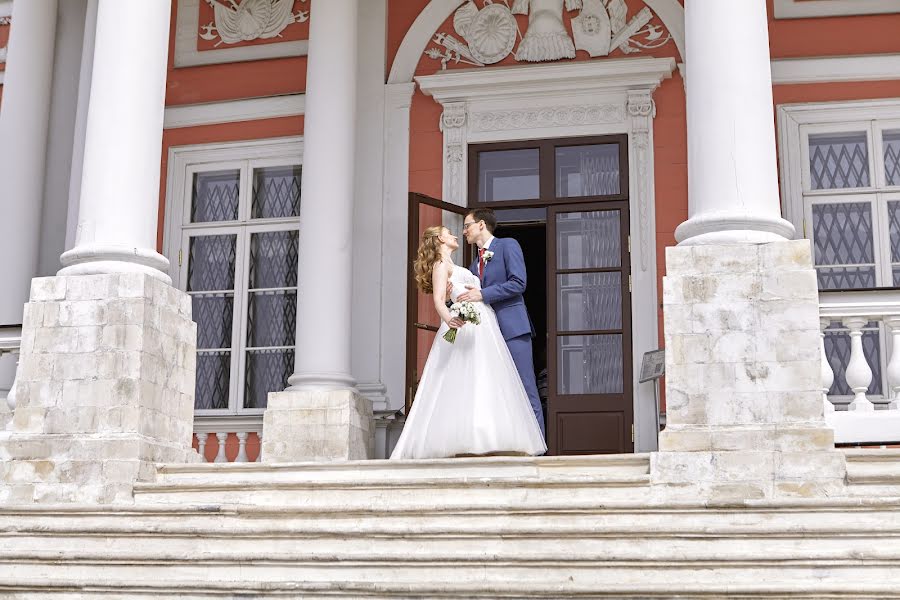 Fotógrafo de casamento Dasha Kapitanova (kapitanovafoto). Foto de 13 de setembro 2022