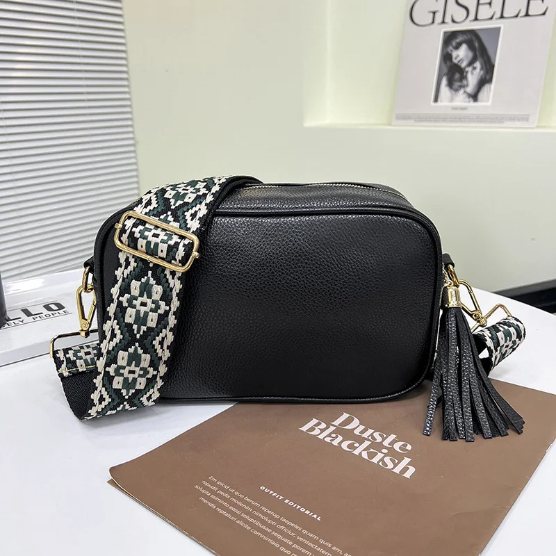 Etno Retro Torba sa Kićankama Novi Modni Stil Modna Torbica za Žene Idealna za Boemski Izgled i Daje Retro Šarm Savršena za Svakodnevnu Upotrebu i Izlaske
