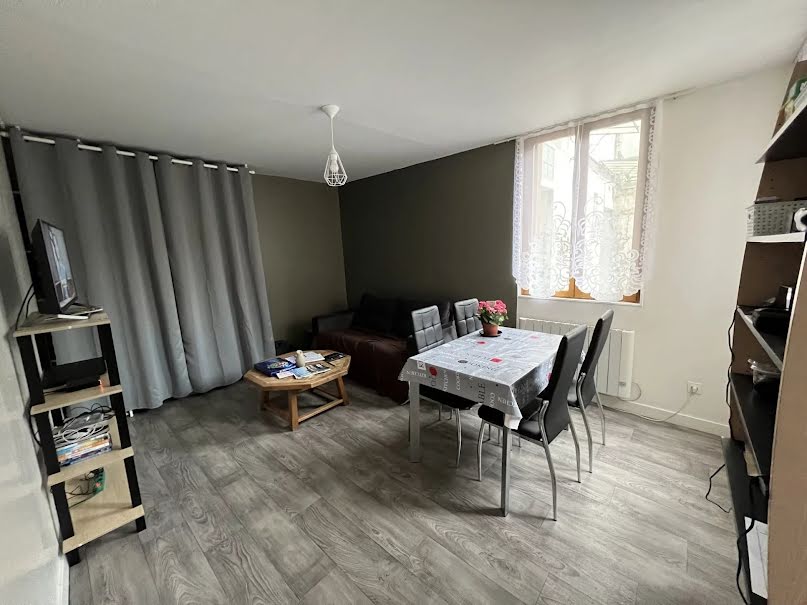 Location  appartement 1 pièce 25 m² à Villers-cotterets (02600), 420 €