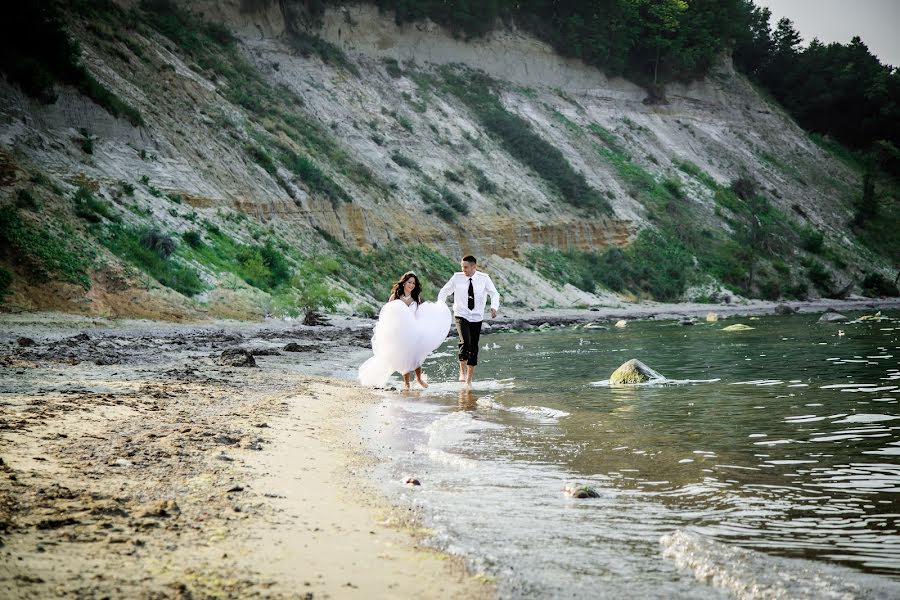 Wedding photographer Viktoriya Kubarenko (kviktoria). Photo of 9 February 2016