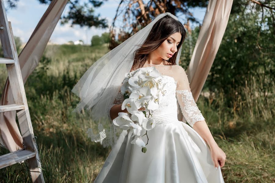 Fotógrafo de casamento Dmitriy Kiyatkin (dphoto). Foto de 24 de abril 2016