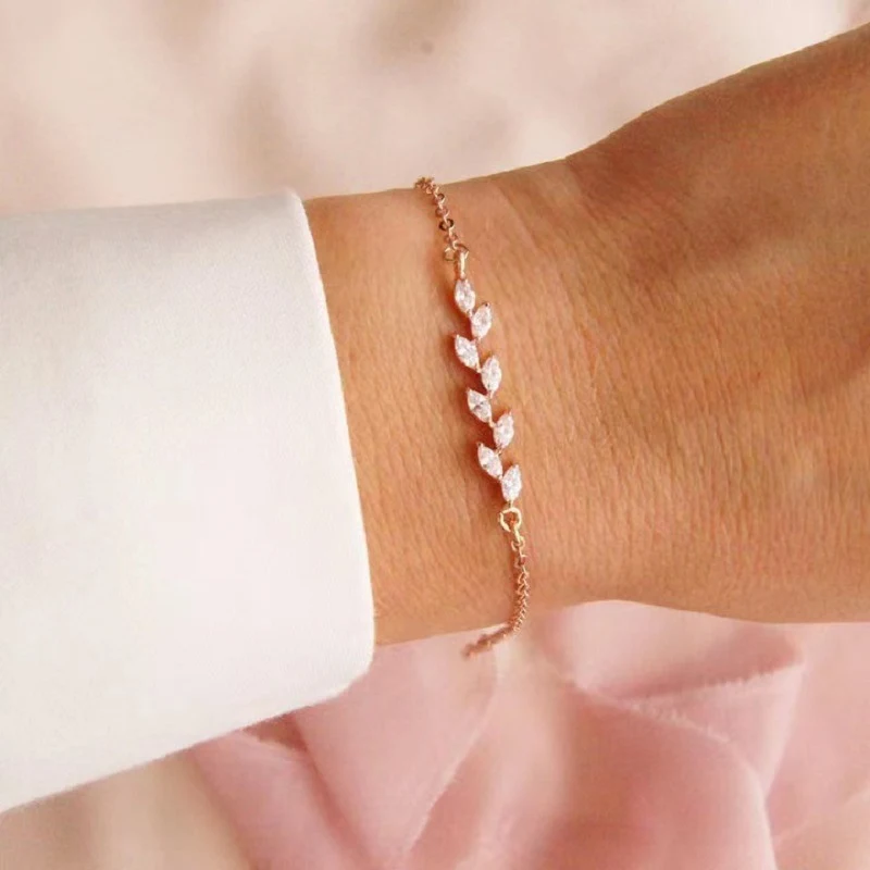 Bracelet Feuille de Zirconium de Luxe au Design Spécial – L'Accessoire Parfait pour Rehausser Votre Élégance et Votre Style Unique