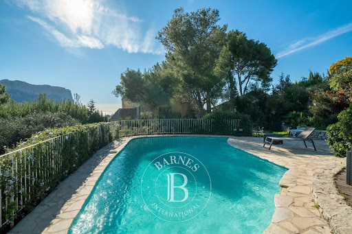 House with pool 1