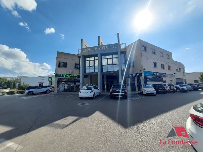 Location  locaux professionnels  25.51 m² à Marseille 9ème (13009), 550 €