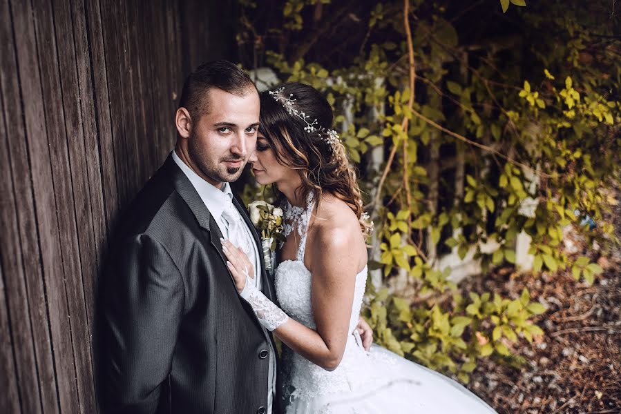 Fotografo di matrimoni Gábor Badics (badics). Foto del 1 settembre 2017