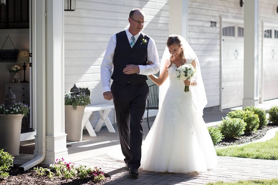 Fotógrafo de casamento Jenevieve Buckley (jenevievebuckley). Foto de 9 de setembro 2019