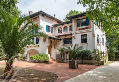 Villa with pool and terrace 14