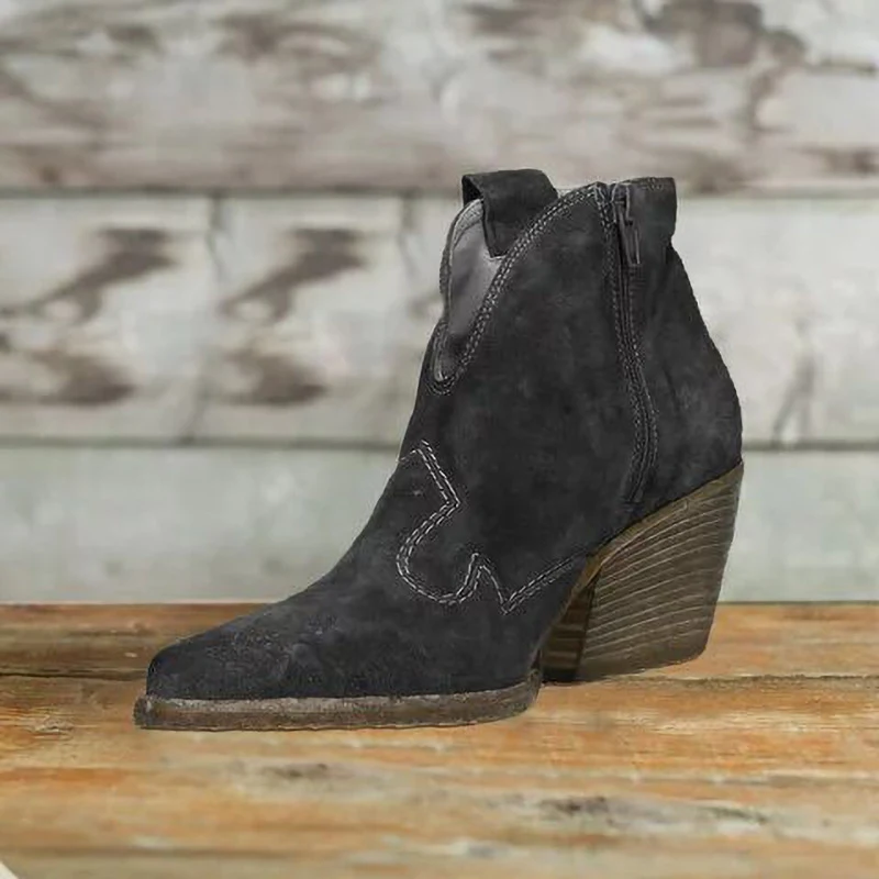 A nova moda de outono é alta e grossa! Vista-se com estilo e conforto. Nossa coleção oferece peças altas e grossas, perfeitas para o outono.