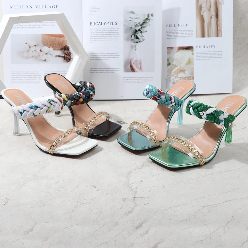 Comfortabele Damesschoenen met Zomerse Metalen Decoratie. Ideaal voor de zomer, perfect voor dagelijks gebruik en optimaal draagcomfort