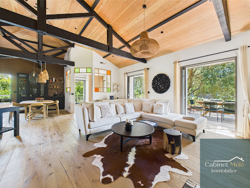 Villa with pool and terrace 3