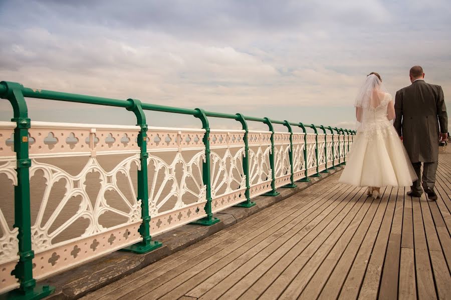 Wedding photographer Tom West (tomwest). Photo of 1 July 2019