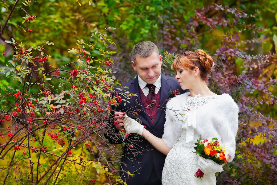 Wedding photographer Yuliya Medvedeva (photobond). Photo of 6 February 2014