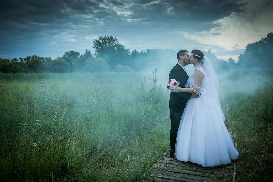 Wedding photographer Zoltán Füzesi (moksaphoto). Photo of 28 July 2020