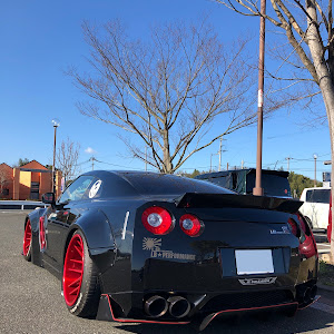 NISSAN GT-R