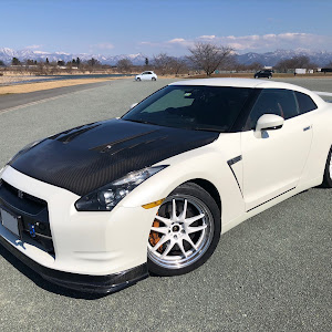 NISSAN GT-R R35