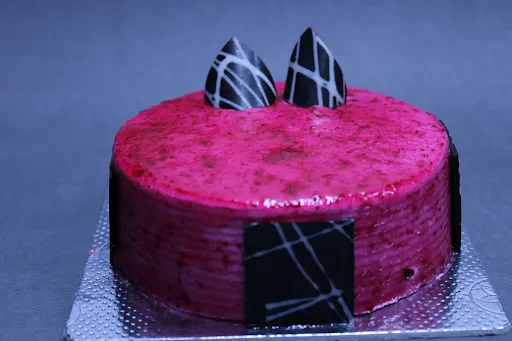 Eggless Strawberry Cake