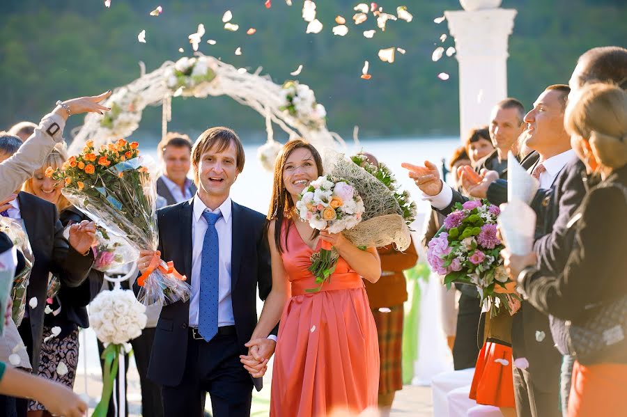 Fotógrafo de casamento Elena Kopytova (novoross). Foto de 10 de fevereiro 2014