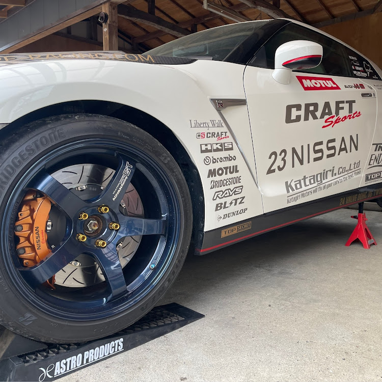 NISSAN GT-Rのブレーキキャリパーが見たい・RDD400・アドバンGT・POTENZA RE-71RS・オレンジゴールドキャリパーに関するカスタム事例の投稿画像4枚目