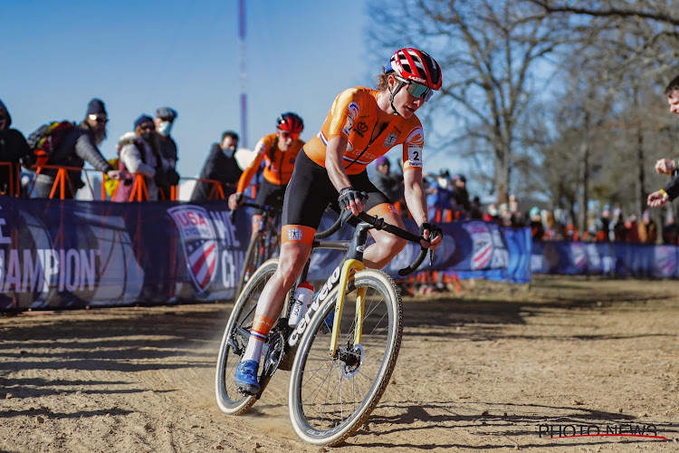 Vos wint duel van Brand en mag al voor achtste keer juichen op WK veldrijden, wel geen volledig oranje podium