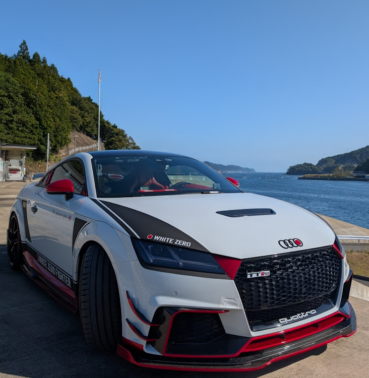 TT RS クーペの7月もよろしくお願いします・猛暑・期日前投票・AudiTTRSに関するカスタム事例の投稿画像2枚目