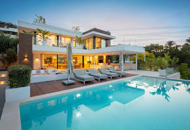 Villa with pool 9