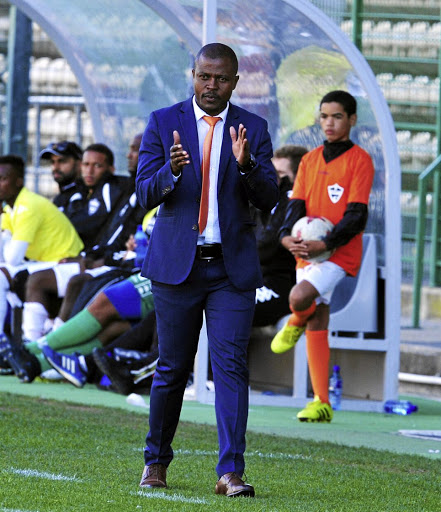 Simo Dladla, head coach of Real Kings.