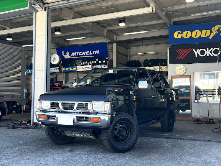 ダットサントラック 4WDのタイヤ交換・BF Goodrich ALL-Terrain T/A KO2・オールテレーン・ホワイトレター・グッドリッチに関するカスタム事例の投稿画像14枚目