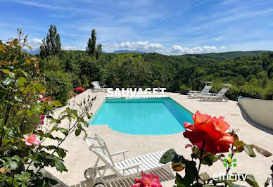 House with pool and terrace 2