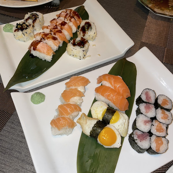 Sushi and gluten free adapted dishes