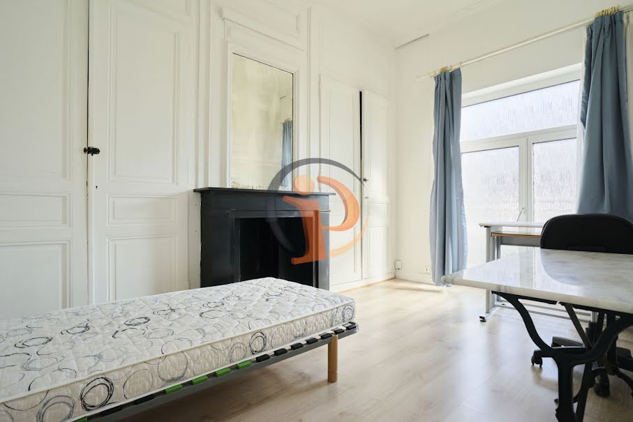 Location meublée appartement 1 pièce 18.7 m² à Lille (59000), 560 €