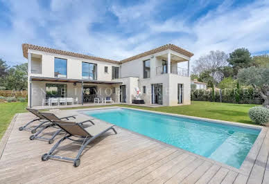 Villa with pool 13