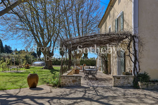 Maison avec piscine et terrasse 4