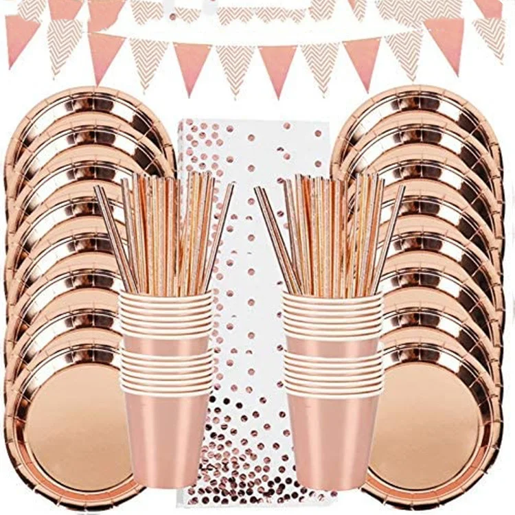 Hot Selling Polka Dot Wegwerp Tafelgerei Set. Perfect voor verjaardagen, bruiloften, feestdagen. Gemakkelijke en stijlvolle decoratie.