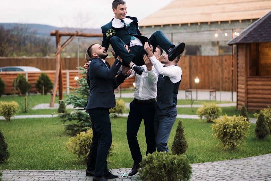 Fotógrafo de casamento Rostislav Pіchniy (pichnyi). Foto de 7 de março 2020