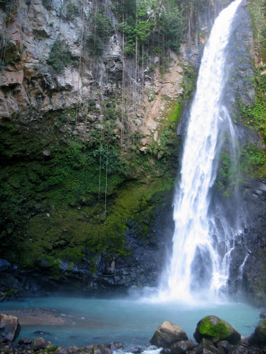 dominica-victoria-falls.jpg - Victoria Fals: a great reward for intrepid hikers on Dominica. 