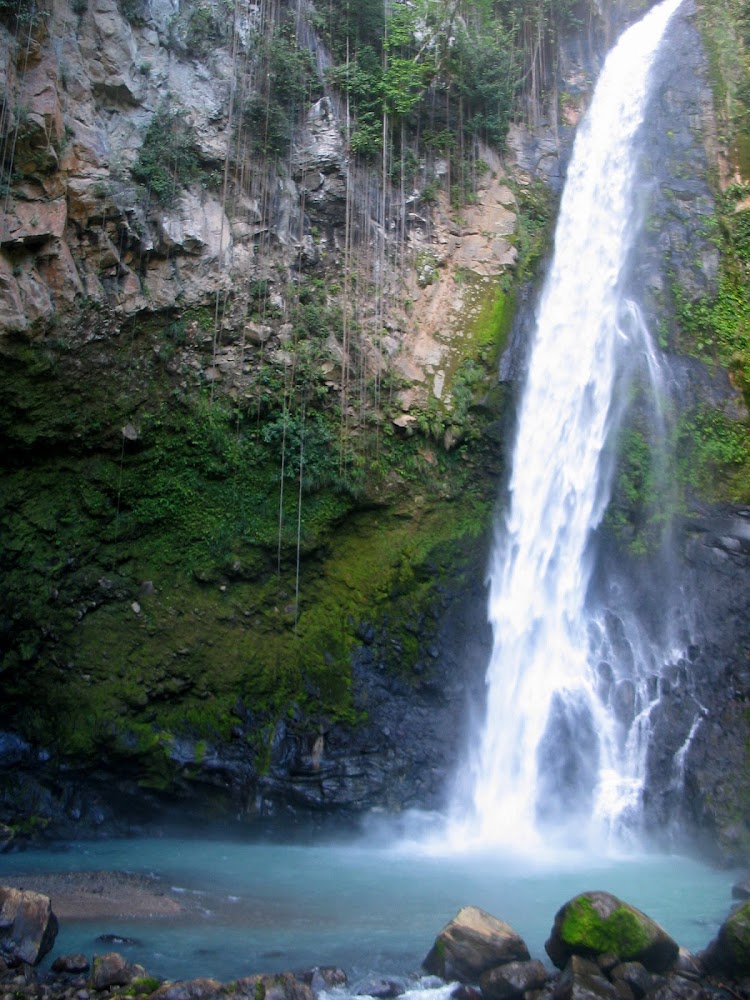 Victoria Fals: a great reward for intrepid hikers on Dominica. 