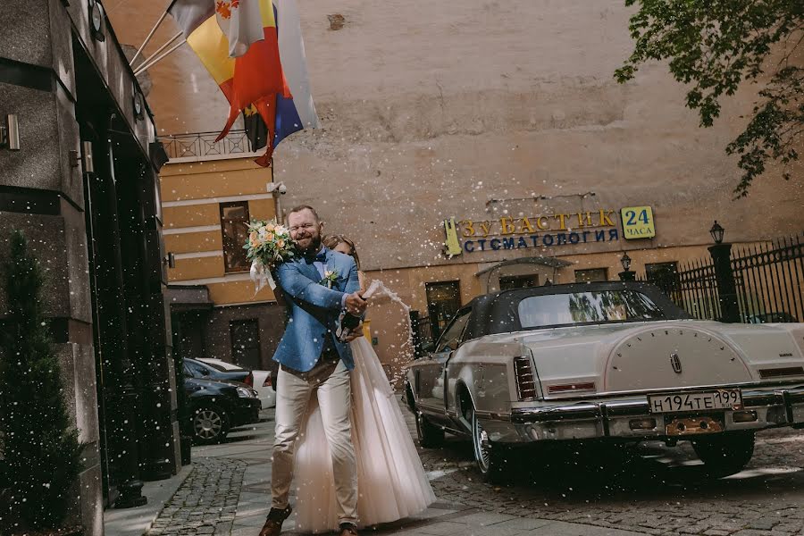 Fotógrafo de bodas Liza Karazhova (lizaka). Foto del 16 de septiembre 2016