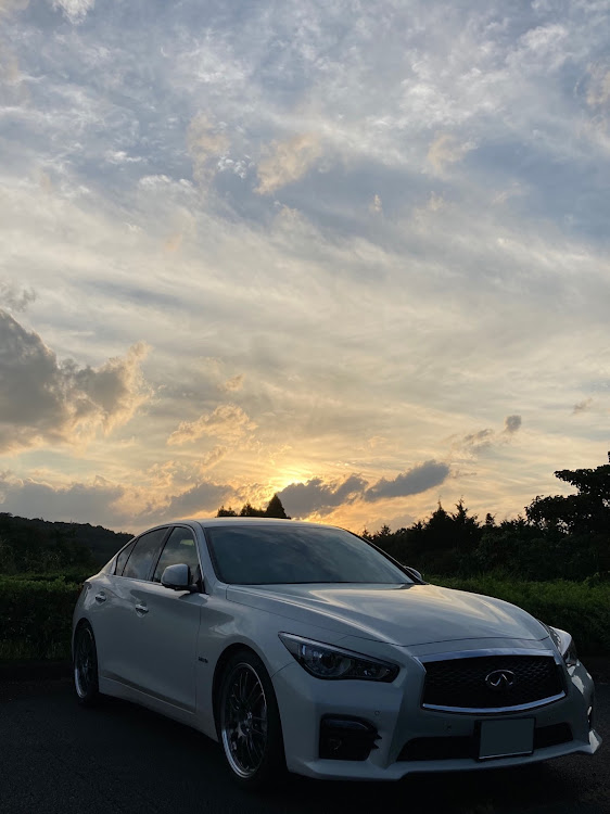 Q50の休日のひとコマ・ドライブ・秋分の日・インフィニティQ50・スカイラインに関するカスタム事例の投稿画像1枚目