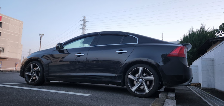 S60のボルボ・カメ活📷・暑い、、暑いぞおおお！！・春の交通安全運動・「愛車とコラボショット」に関するカスタム事例の投稿画像1枚目
