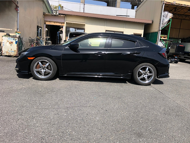 シビックのFK7・USテール・スモークテール・ツライチスタッドレス・懐かしホイールZEITに関するカスタム事例の投稿画像5枚目